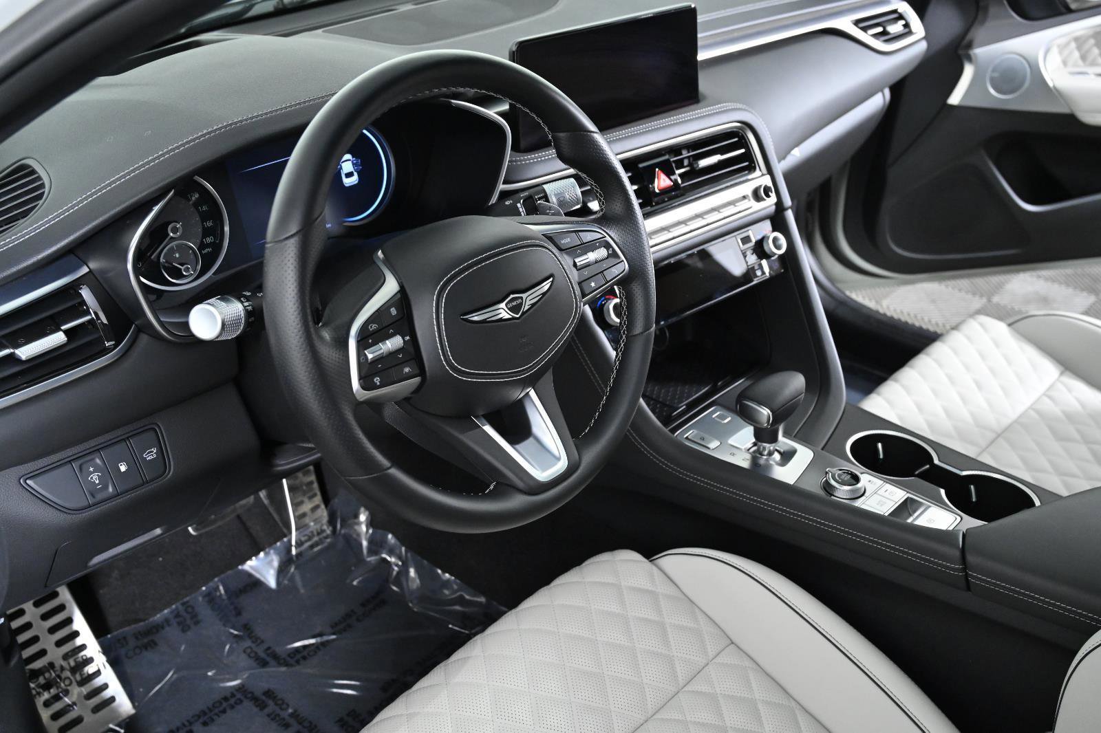 Used 2024 Genesis G70 3.3T Advanced w/ Sport Prestige Package image 13