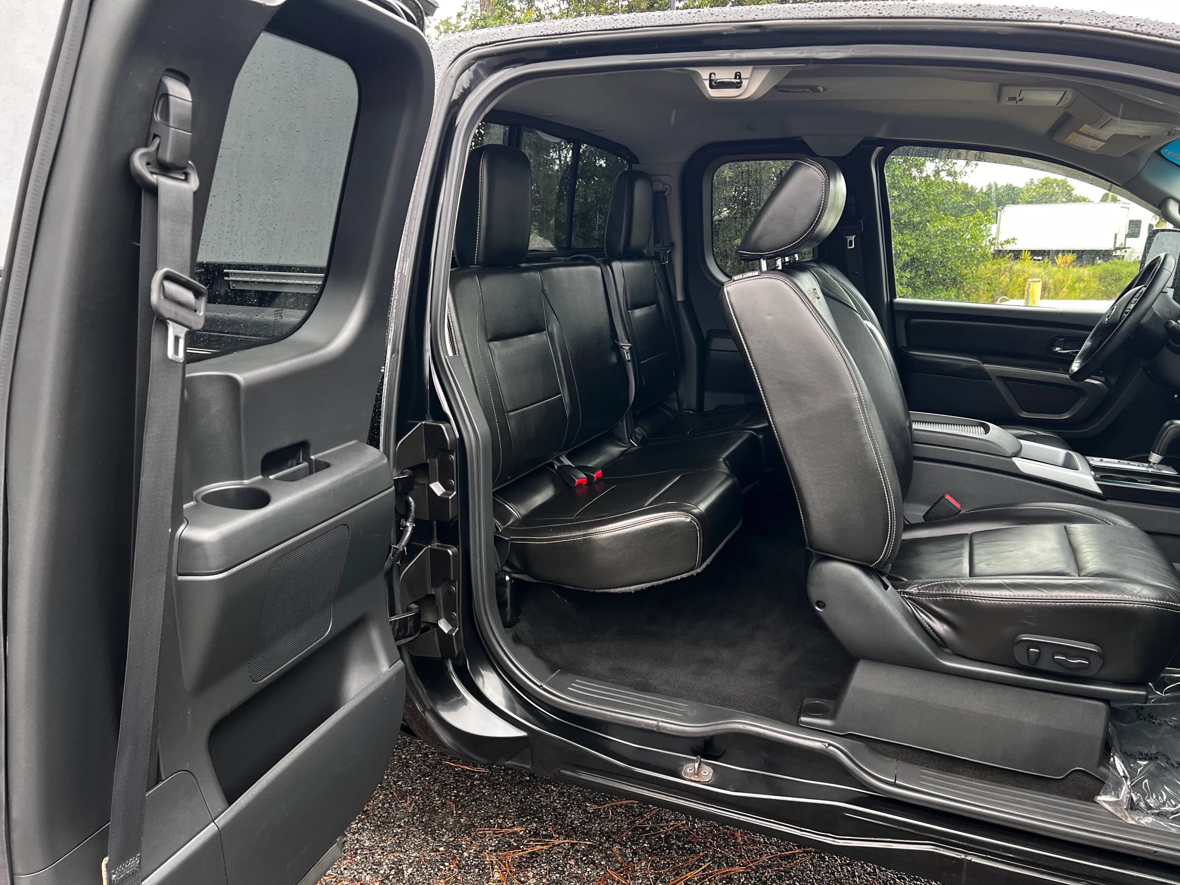 Used 2015 Nissan Titan PRO-4X w/ Pro-4x Luxury Package AWD/4WD image 26
