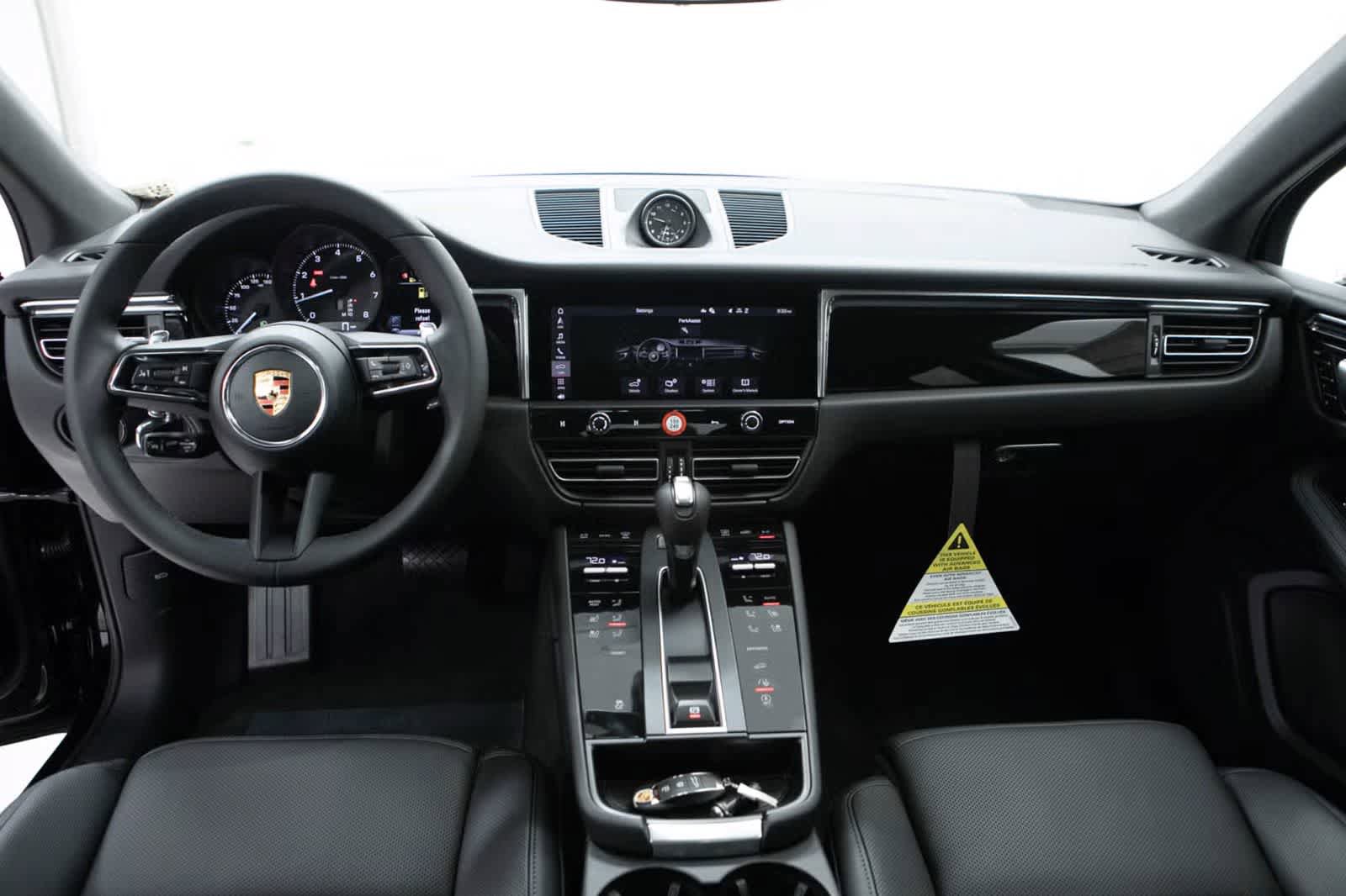 Certified 2026 Porsche Macan AWD/4WD image 13