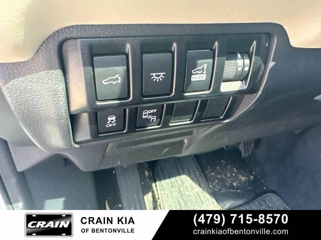 Used 2022 Subaru Ascent Limited w/ Technology Package AWD/4WD image 11