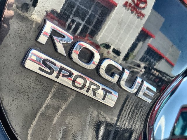 Used 2017 Nissan Rogue Sport SV FWD image 40