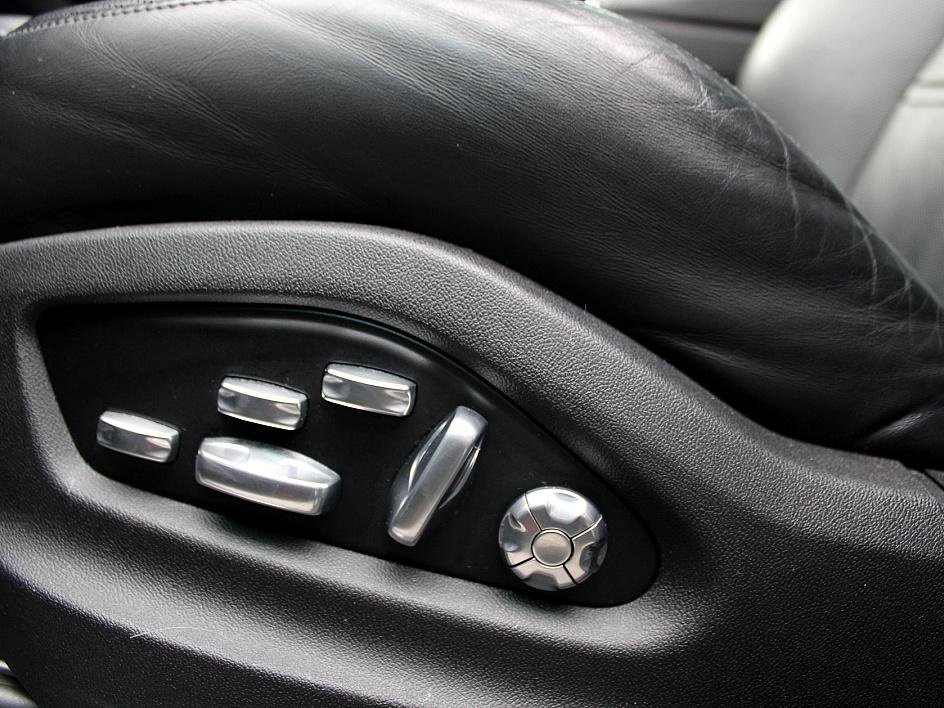 Used 2020 Porsche Cayenne Turbo S image 24