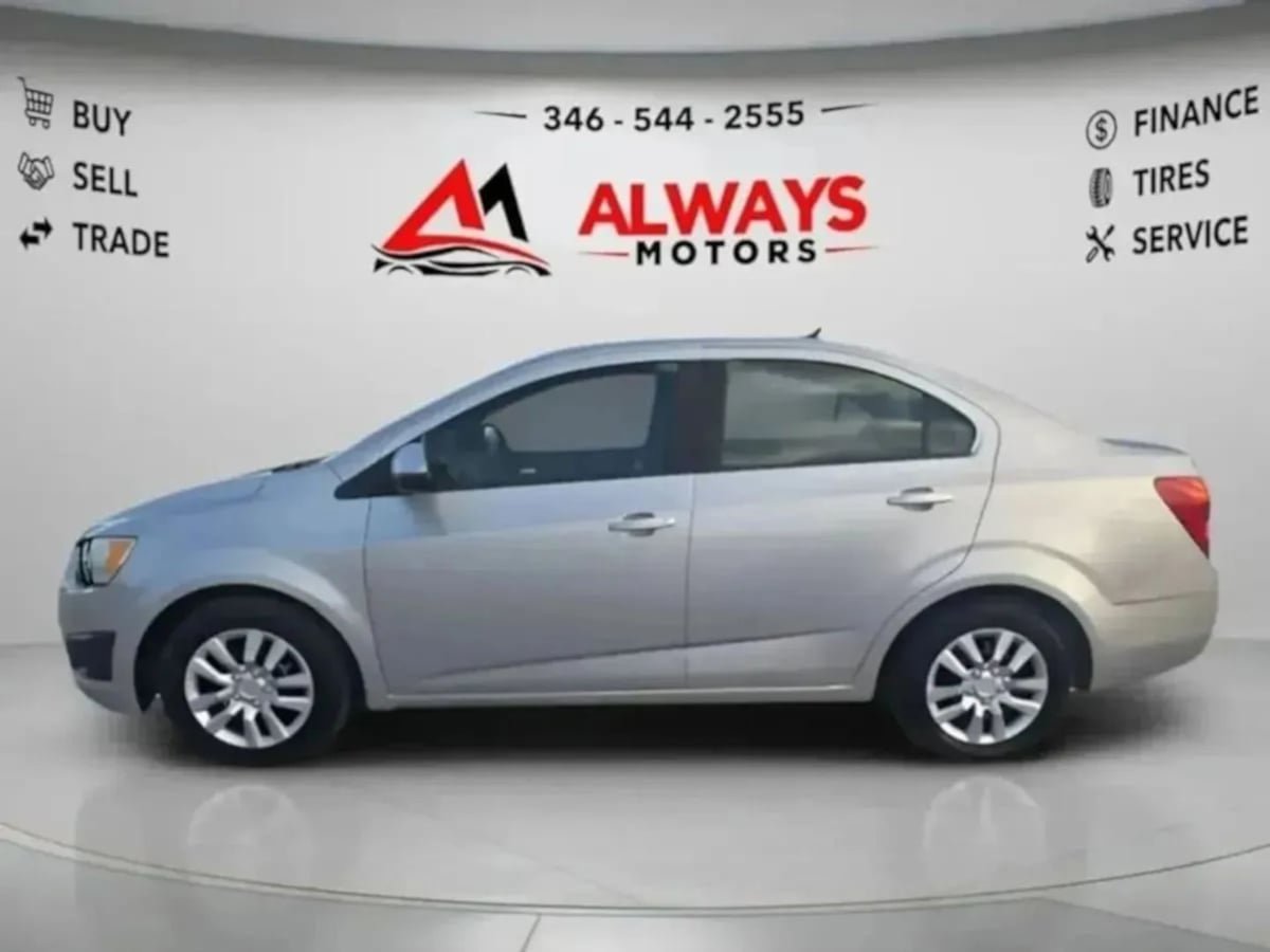 Used 2013 Chevrolet Sonic LS FWD image 33