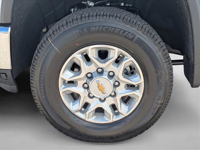 New 2026 Chevrolet Silverado 3500 LT image 9
