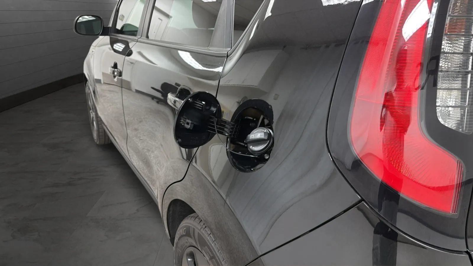 Used 2016 Kia Soul FWD image 24