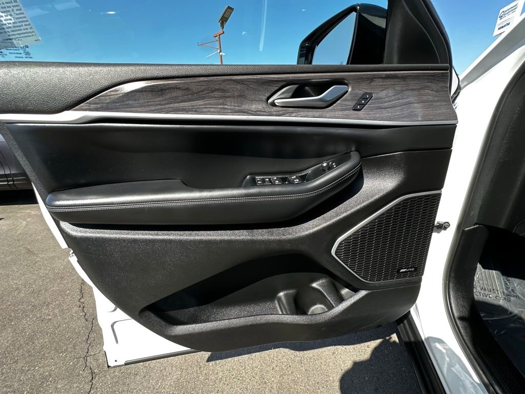 Used 2022 Jeep Grand Cherokee Limited 4xe w/ MOPAR Finishing Package AWD/4WD image 13
