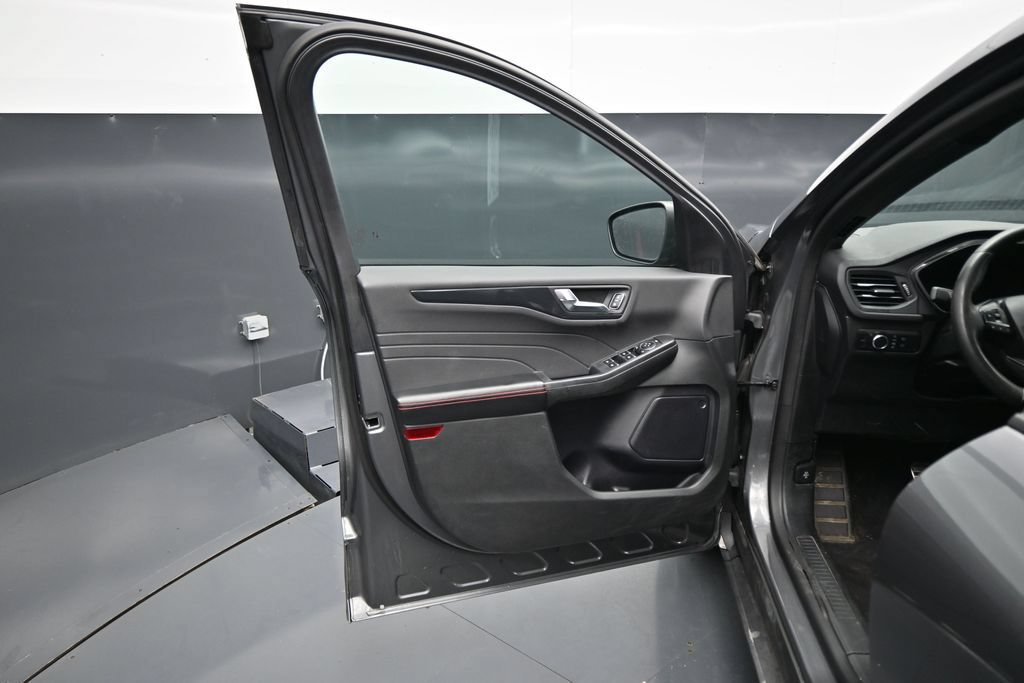Used 2023 Ford Escape ST-Line AWD/4WD image 10