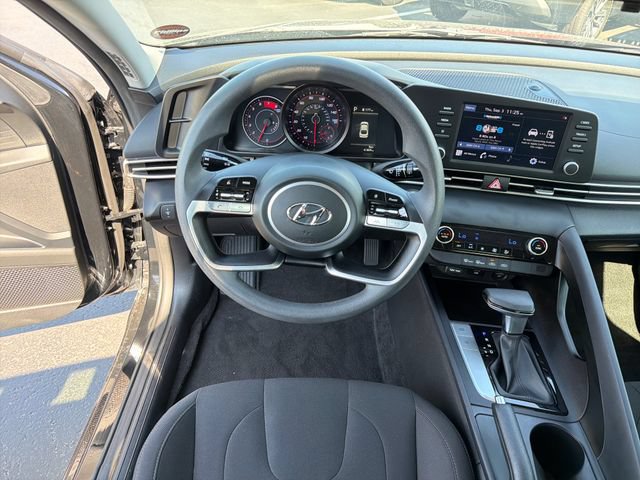 Used 2023 Hyundai Elantra SEL FWD image 15