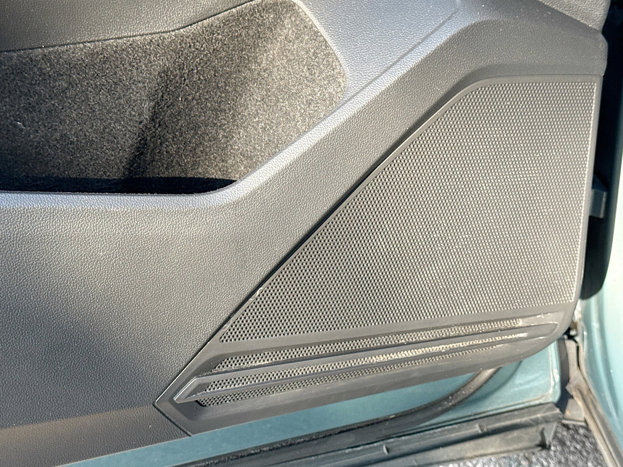 Used 2021 Volkswagen Tiguan SE w/ Panoramic Sunroof Package image 22