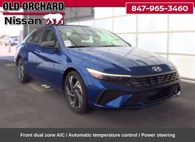 Used 2025 Hyundai Elantra Sport FWD image 2