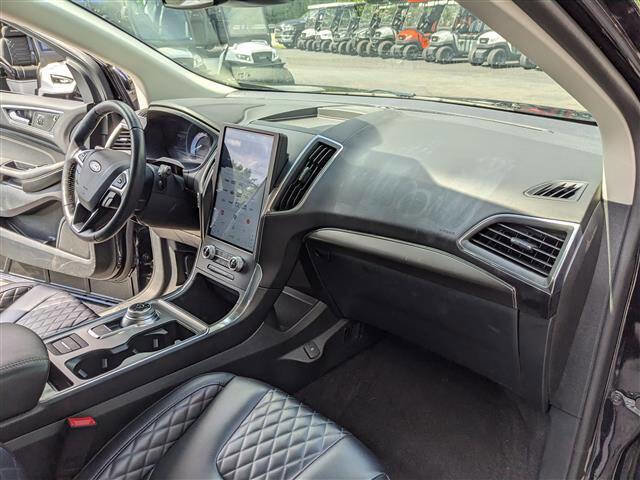 Used 2024 Ford Edge Titanium image 16