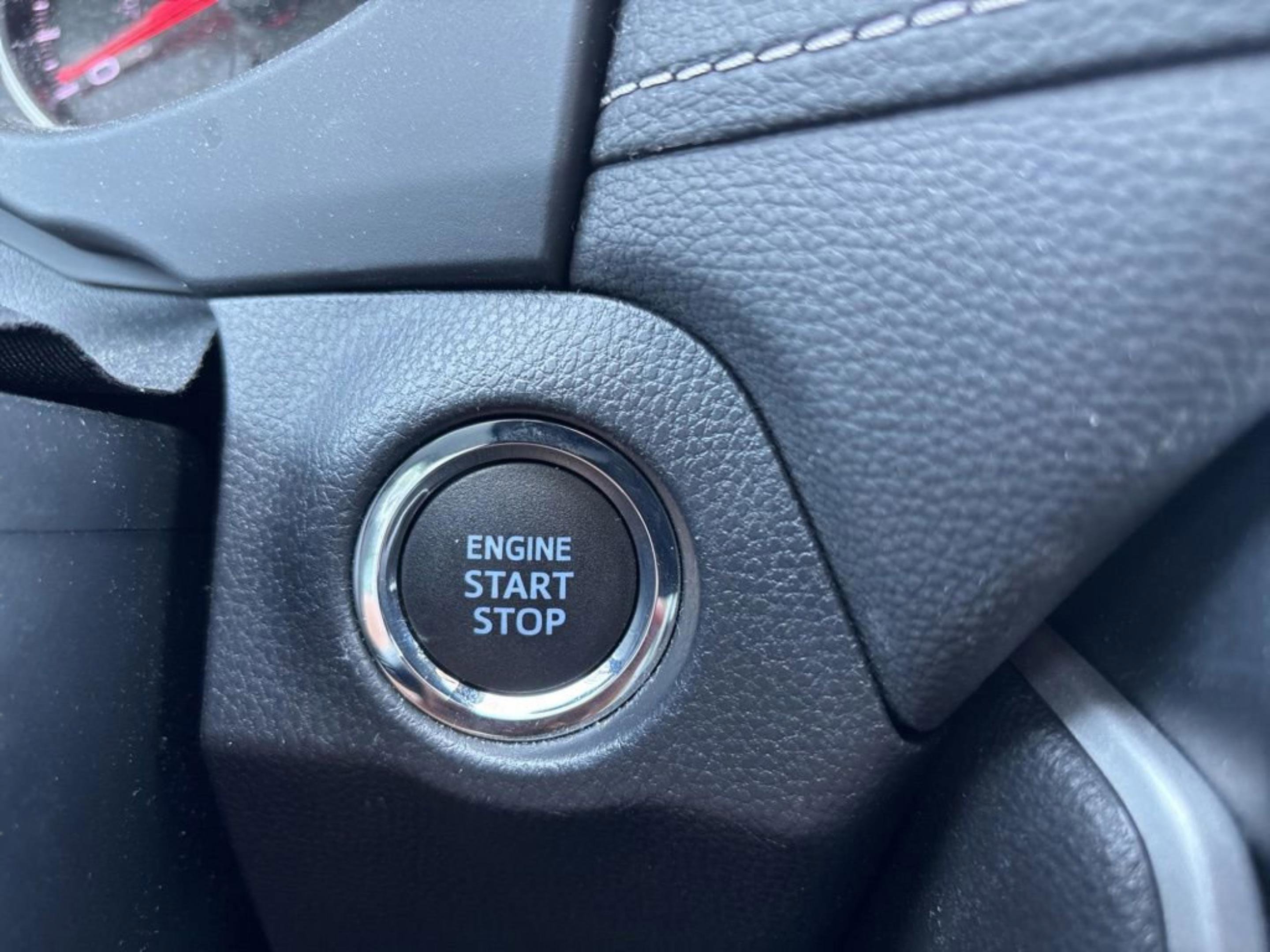 Used 2021 Toyota RAV4 XLE image 19