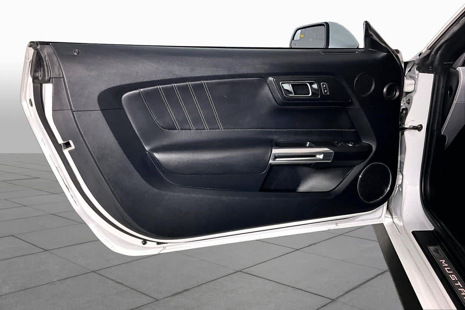 Used 2015 Ford Mustang Premium RWD image 19