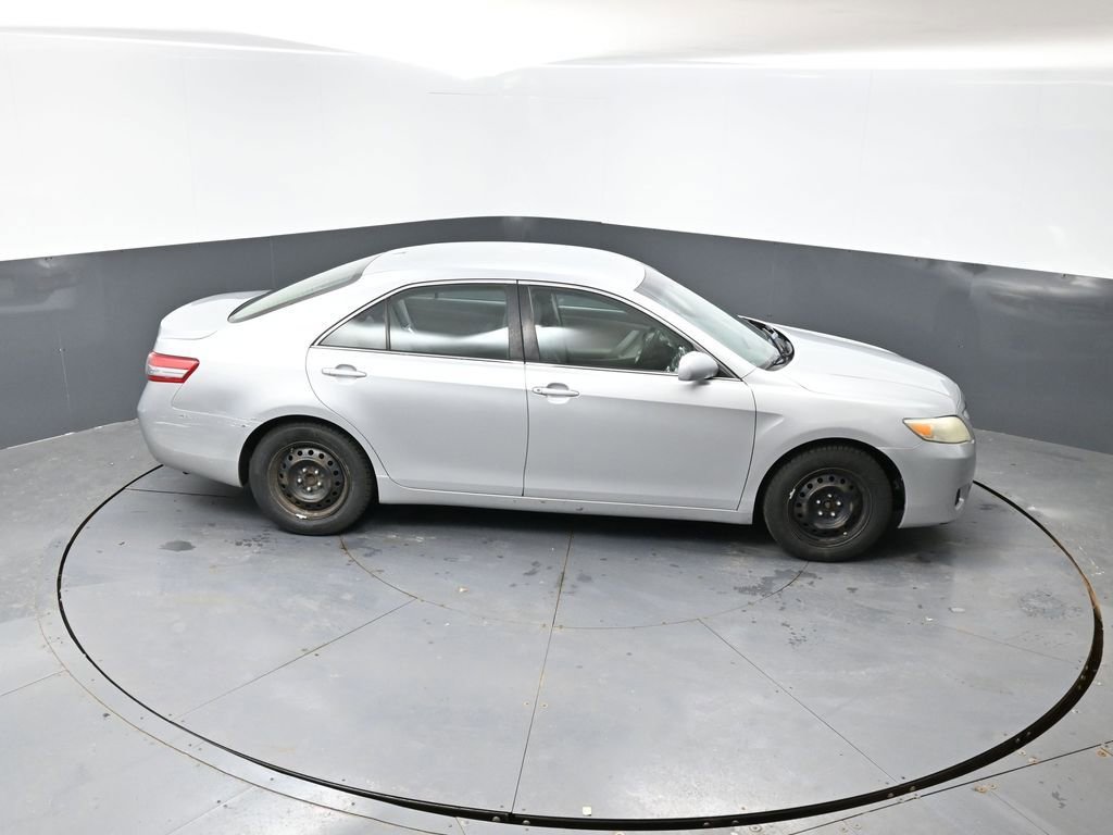 Used 2011 Toyota Camry LE image 38