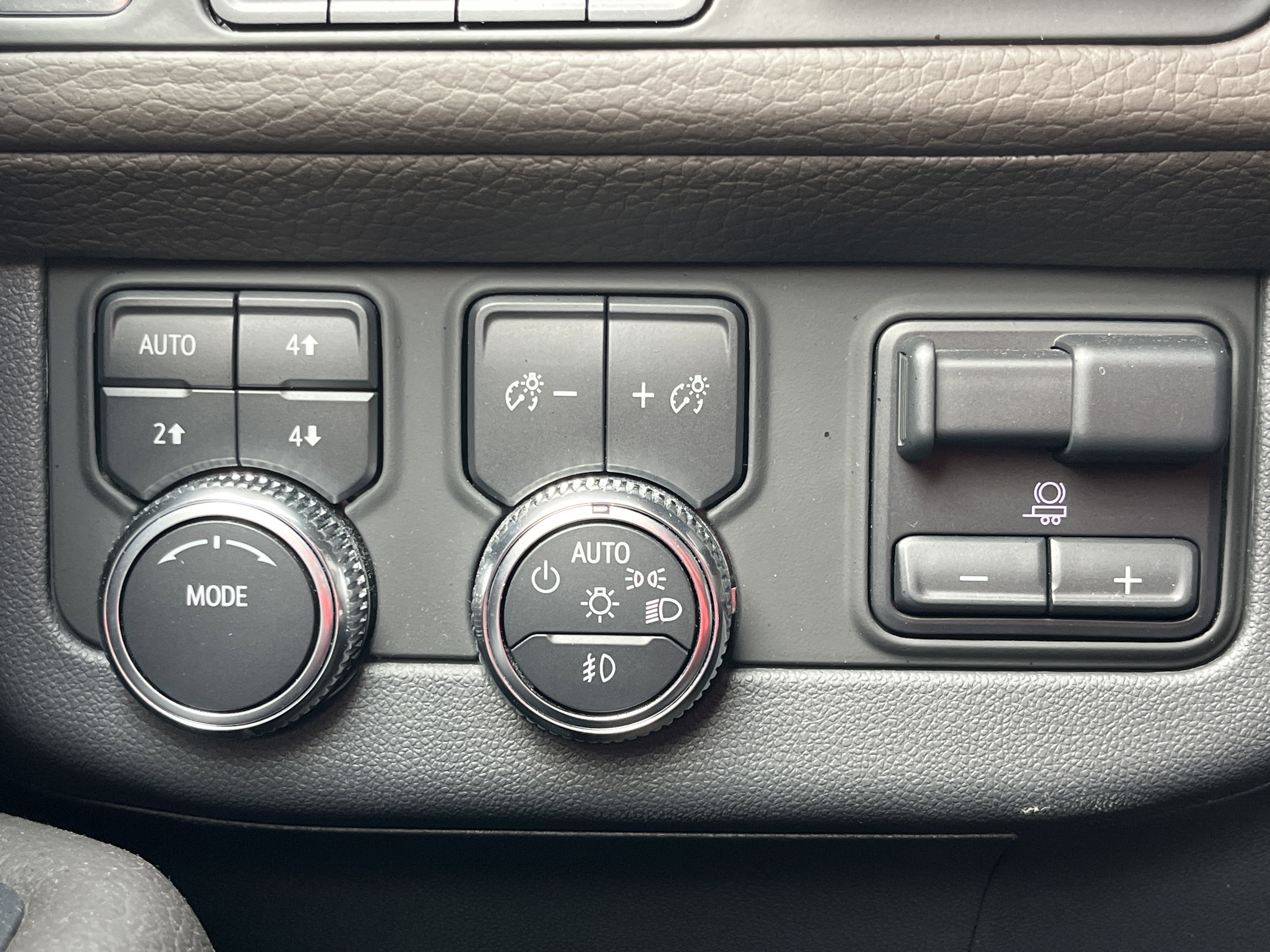 Used 2023 GMC Yukon Denali w/ Max Trailering Package image 13