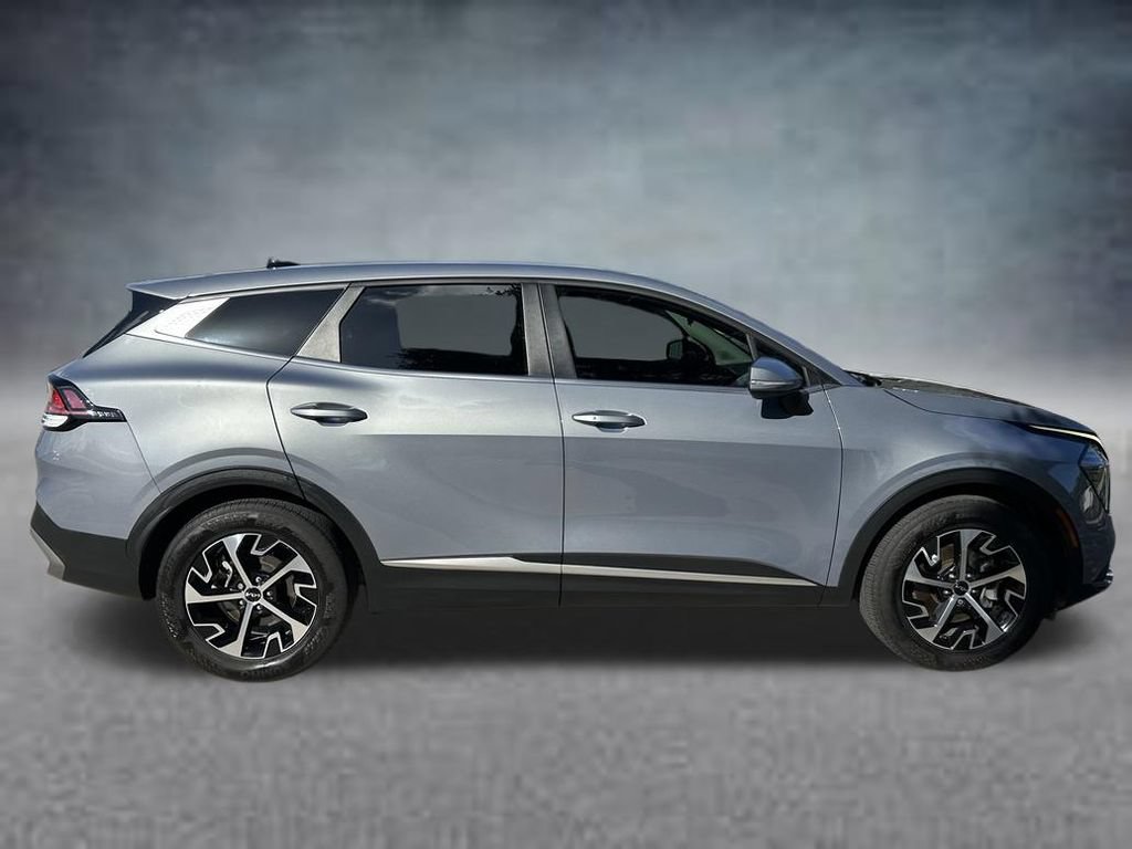 Used 2025 Kia Sportage EX FWD image 6