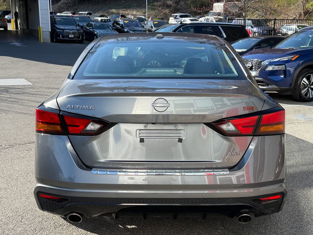 Used 2023 Nissan Altima 2.5 SR AWD/4WD image 6