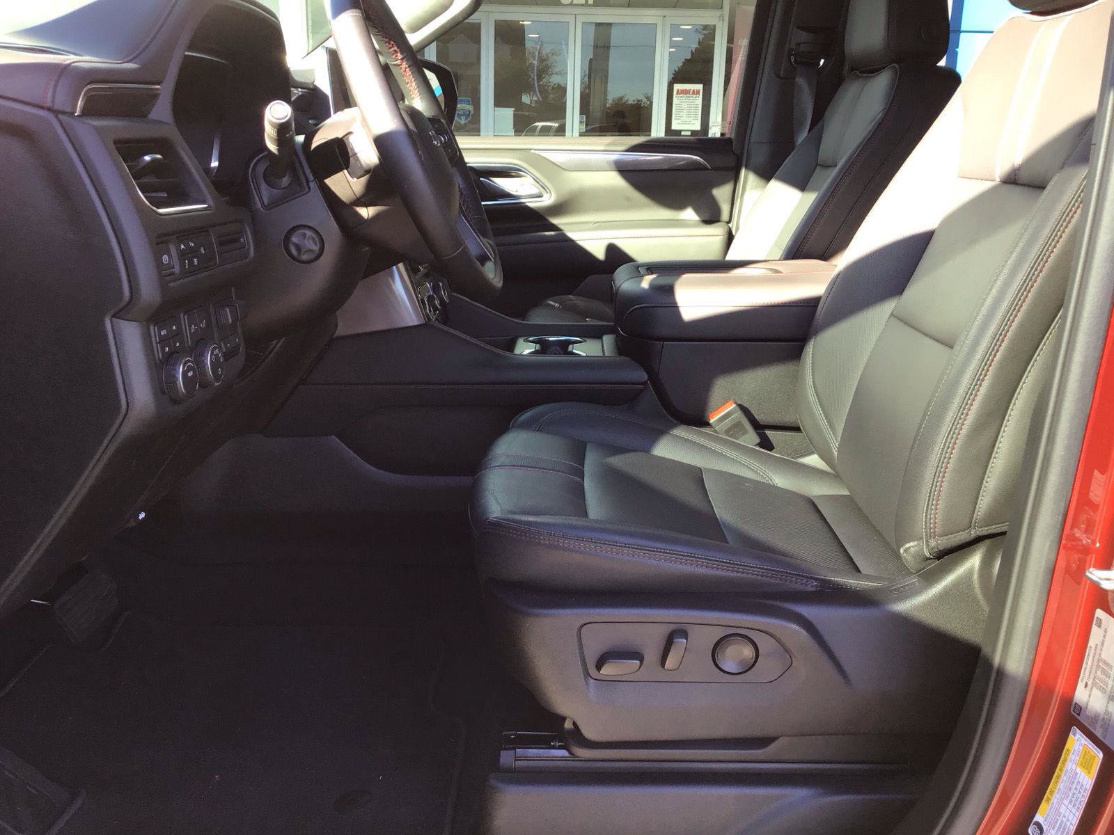 Used 2023 Chevrolet Suburban RST w/ Luxury Package AWD/4WD image 10