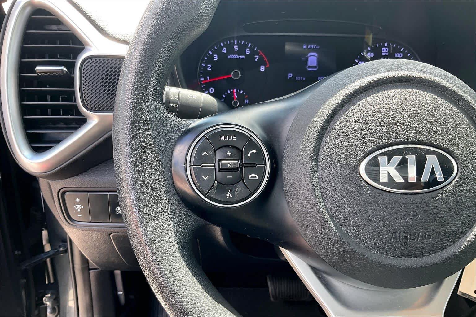 Used 2020 Kia Soul LX FWD image 21