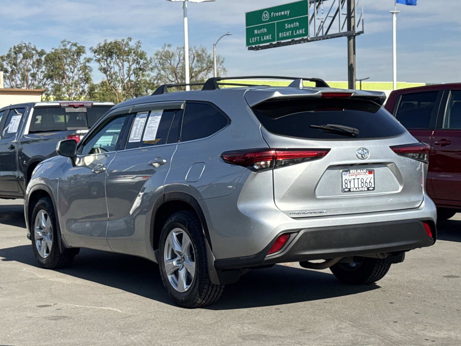 Used 2021 Toyota Highlander L image 7