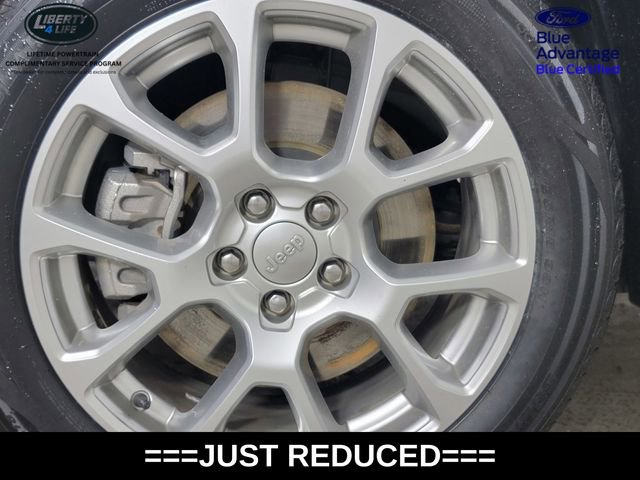 Used 2023 Jeep Compass Latitude image 10