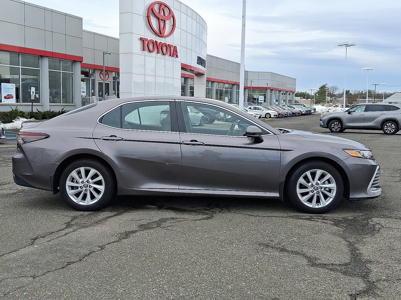 Certified 2023 Toyota Camry LE image 8