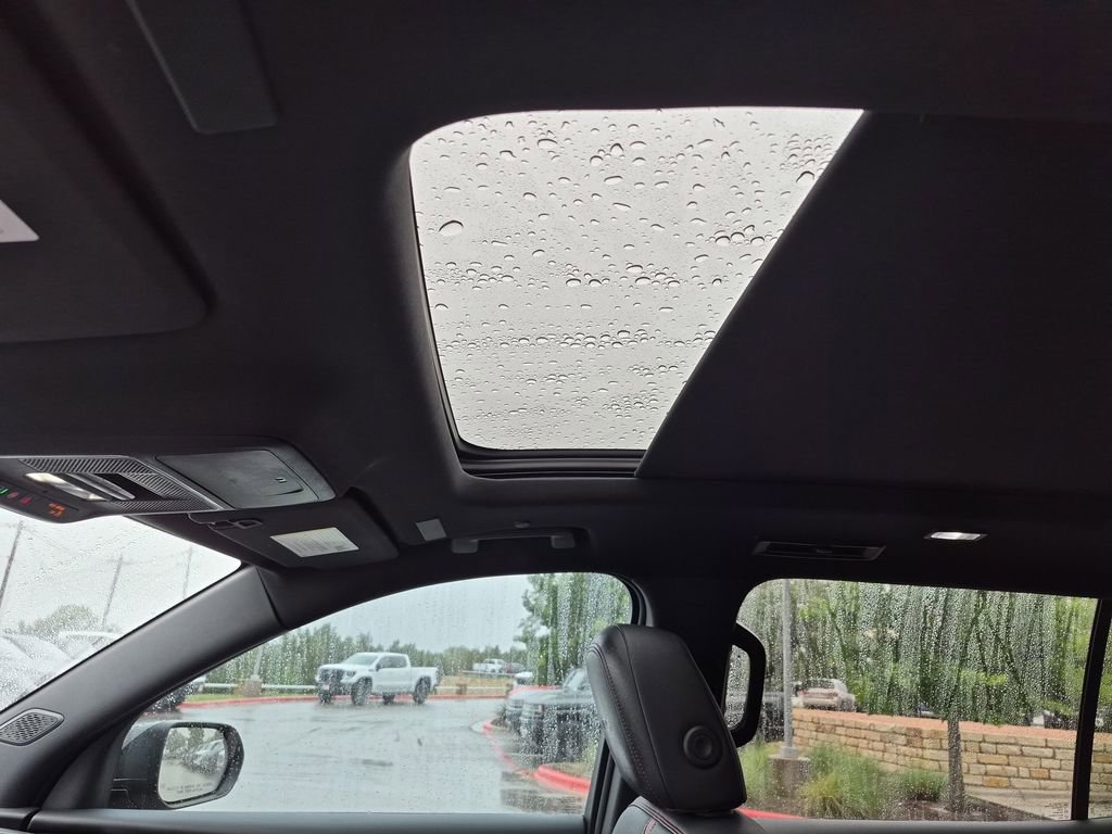 Used 2024 Chevrolet Traverse RS AWD/4WD image 29