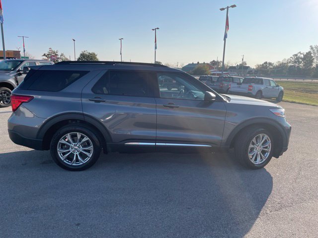 Used 2021 Ford Explorer XLT w/ Equipment Group 202A AWD/4WD image 14