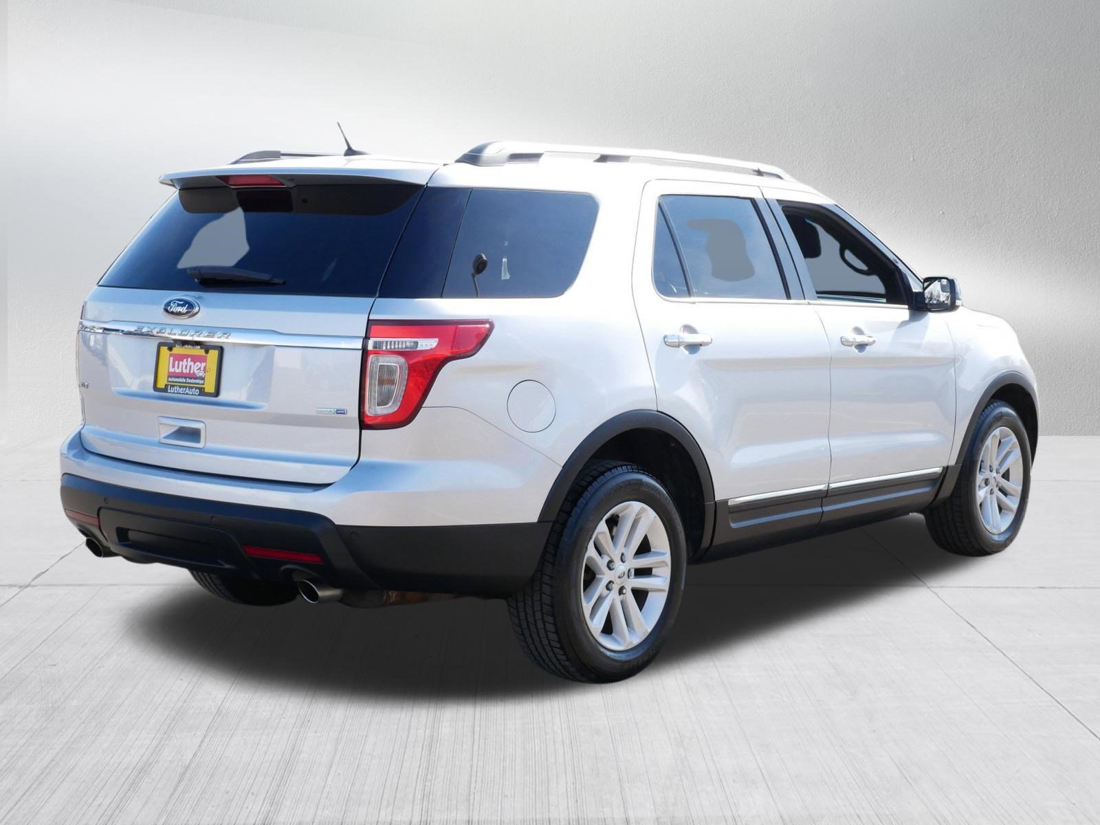 Used 2014 Ford Explorer XLT w/ Equipment Group 202A image 7