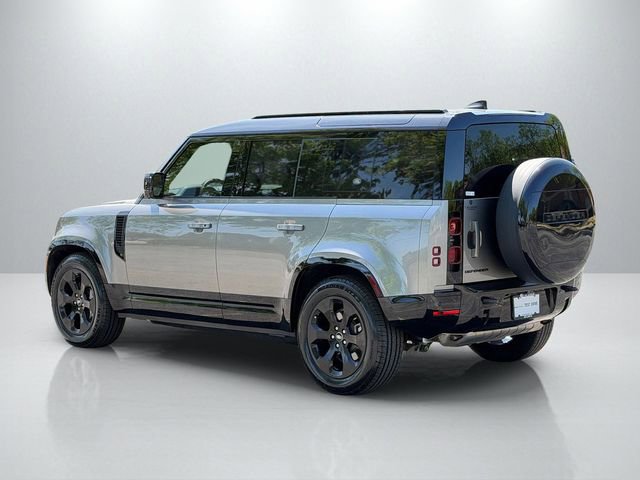 Used 2024 Land Rover Defender 110 X-Dynamic SE image 5