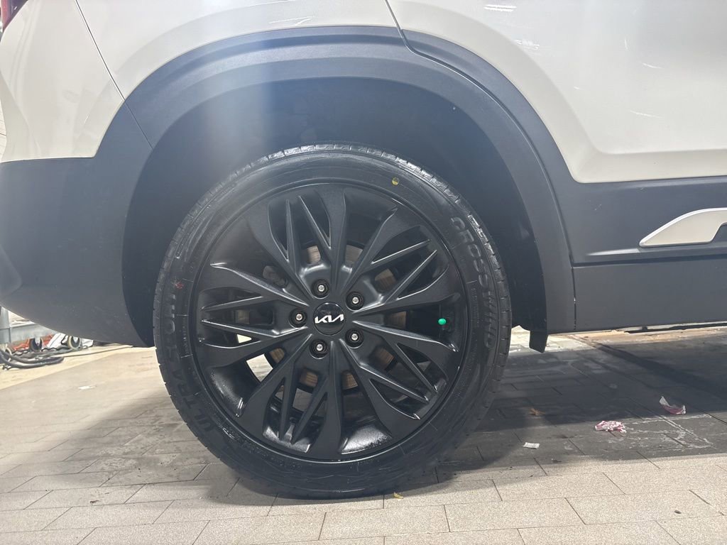 Used 2022 Kia Seltos Nightfall Edition image 21