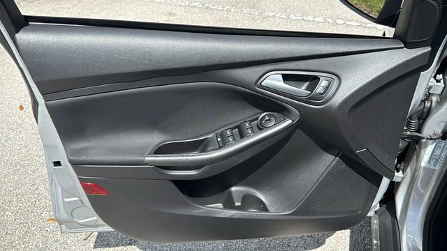 Used 2018 Ford Focus SEL image 18