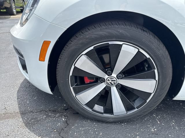 Used 2015 Volkswagen Beetle R-Line FWD image 8
