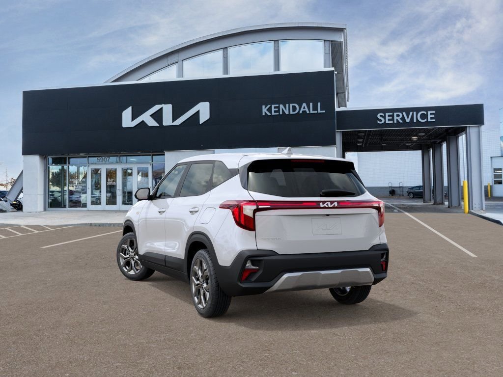 New 2026 Kia Seltos LX FWD image 4