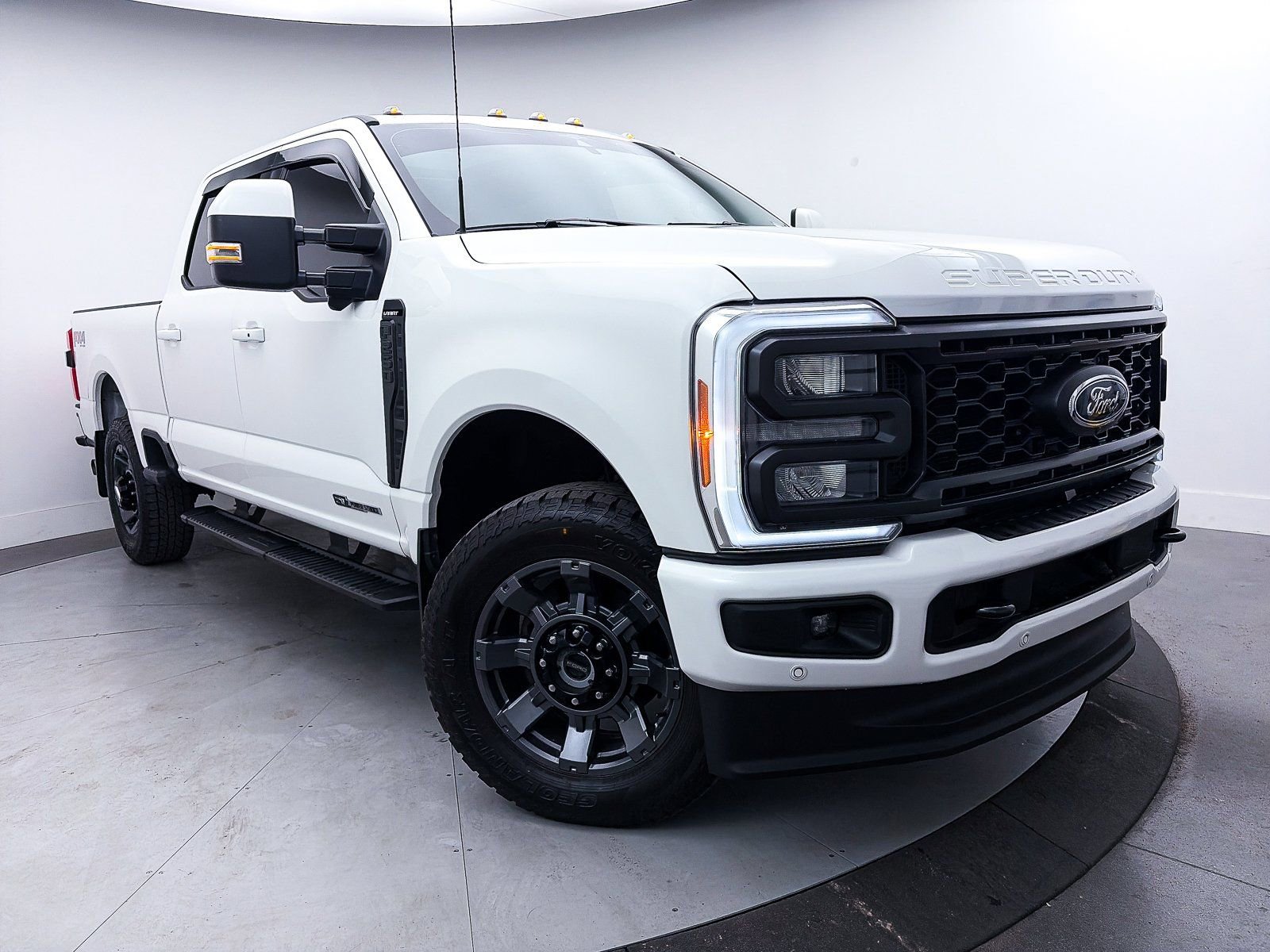 Used 2023 Ford F250 Lariat w/ Lariat Ultimate Package AWD/4WD image 16