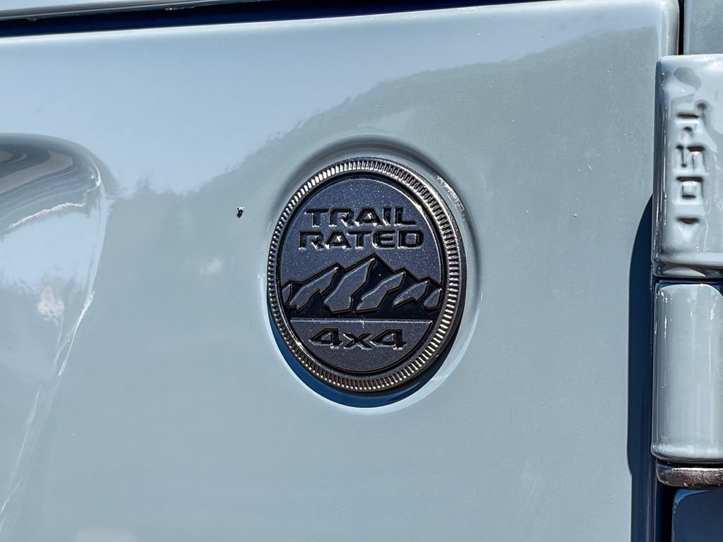 Used 2025 Jeep Wrangler Sport AWD/4WD image 10