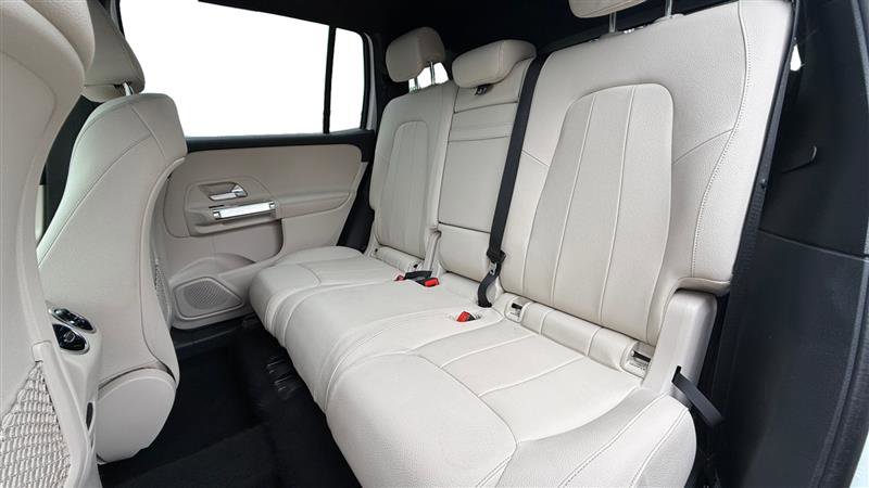 Used 2025 Mercedes-Benz GLB 250 image 16