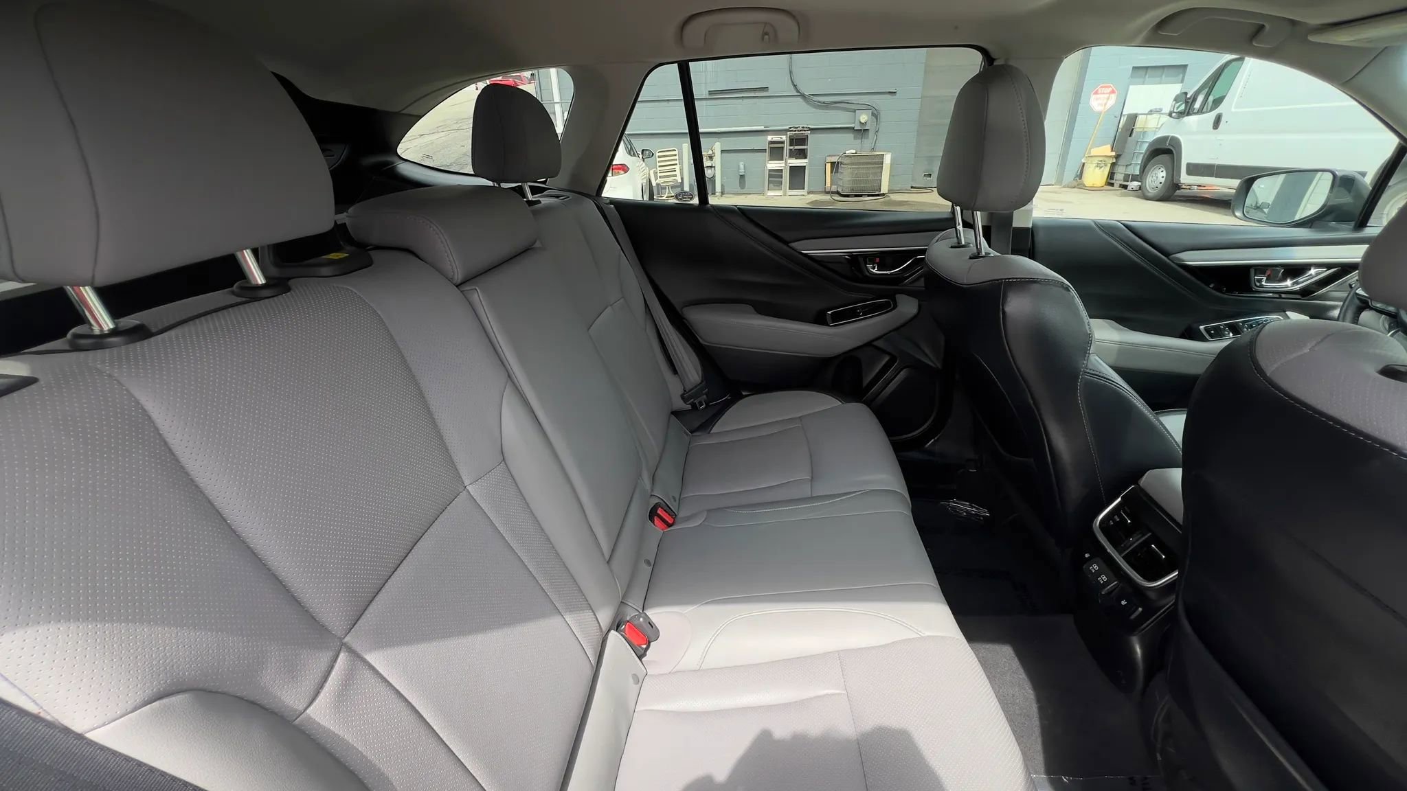 Used 2020 Subaru Outback Limited image 28