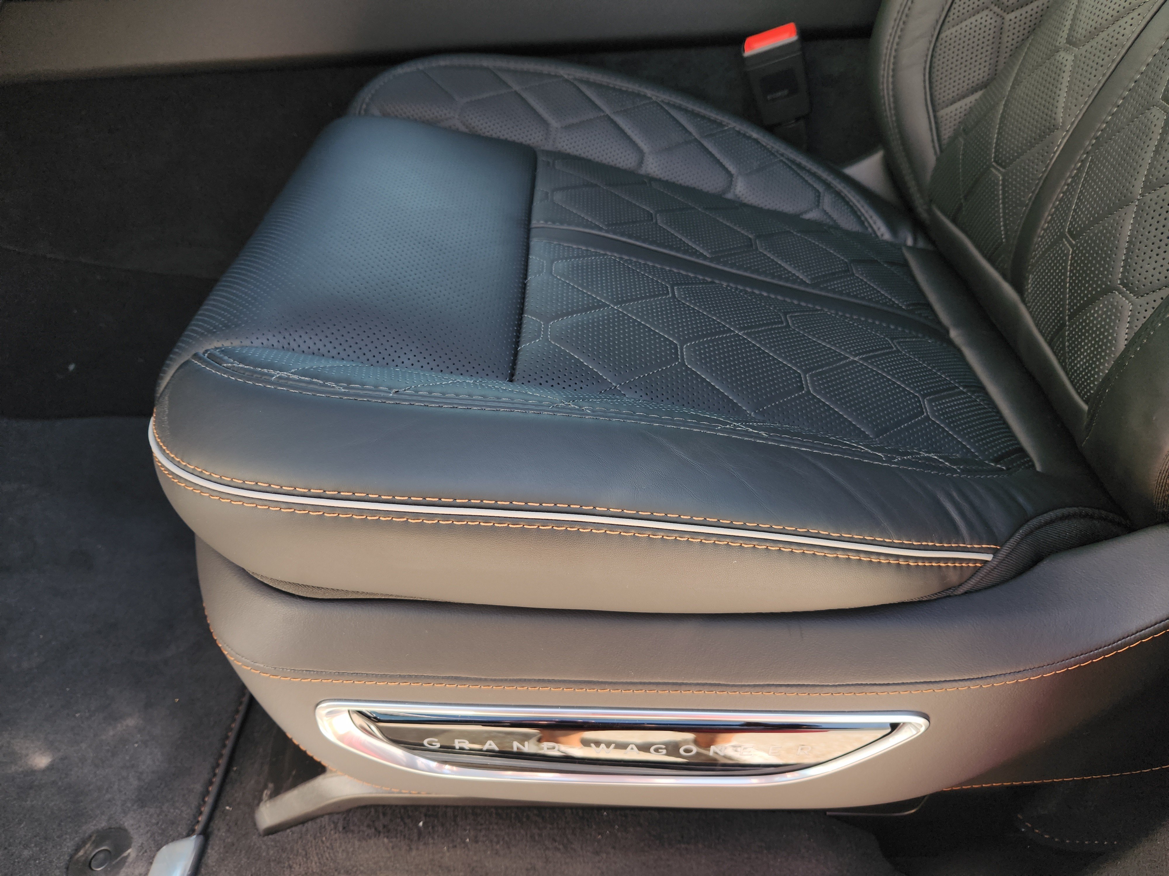 New 2026 Jeep Grand Wagoneer Summit AWD/4WD image 18