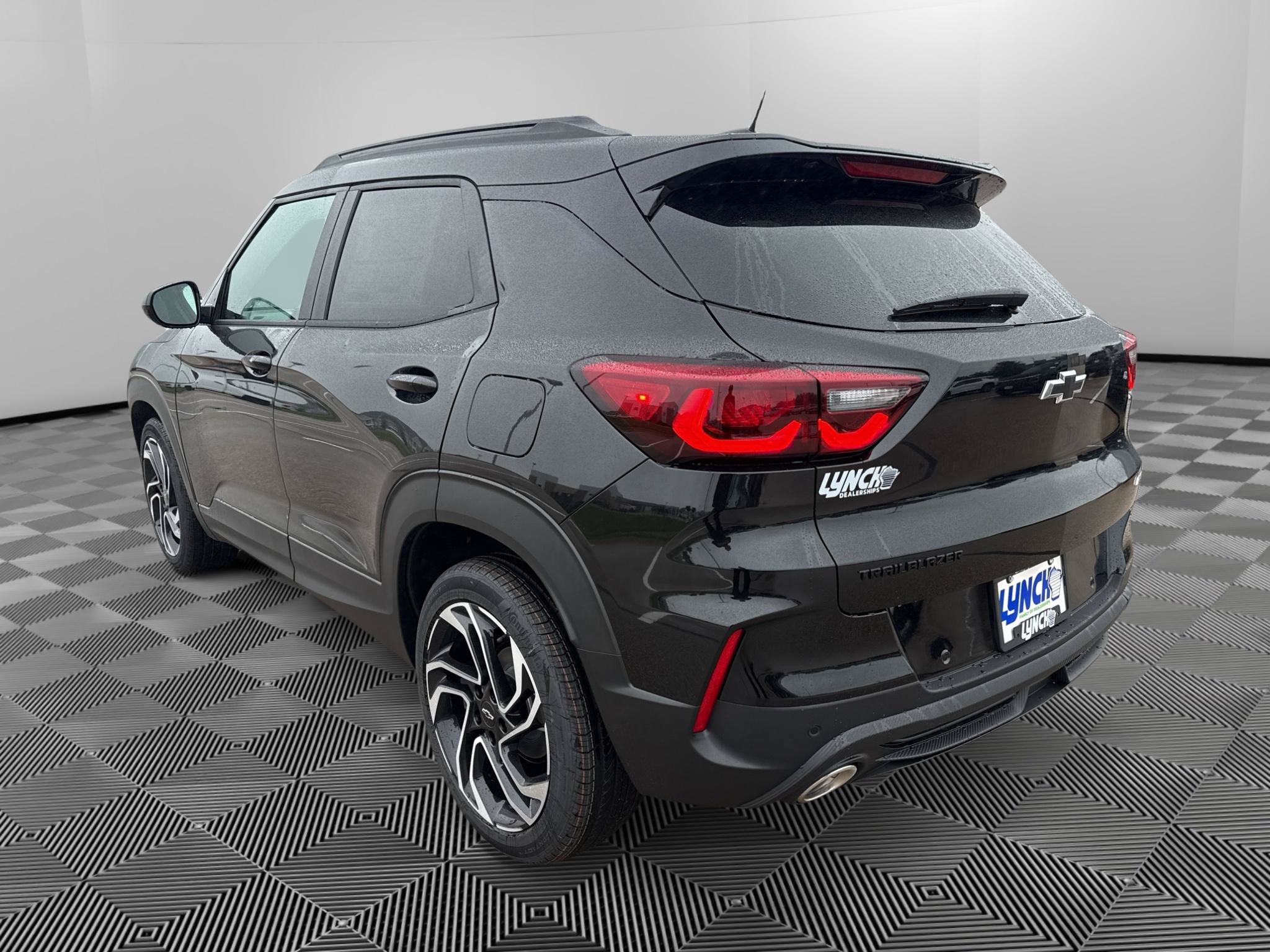 New 2026 Chevrolet TrailBlazer RS w/ Convenience Package FWD image 3
