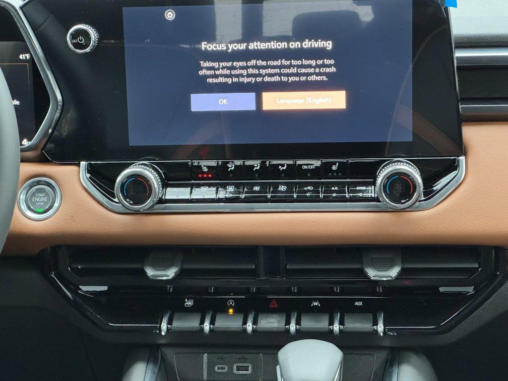 New 2026 GMC Canyon AT4 AWD/4WD image 13