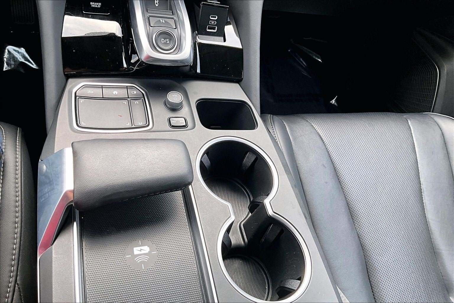 Used 2023 Acura MDX SH-AWD w/ Technology Package image 32
