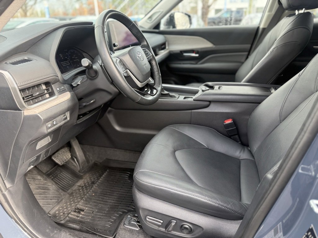 Used 2024 Toyota Grand Highlander Platinum image 14
