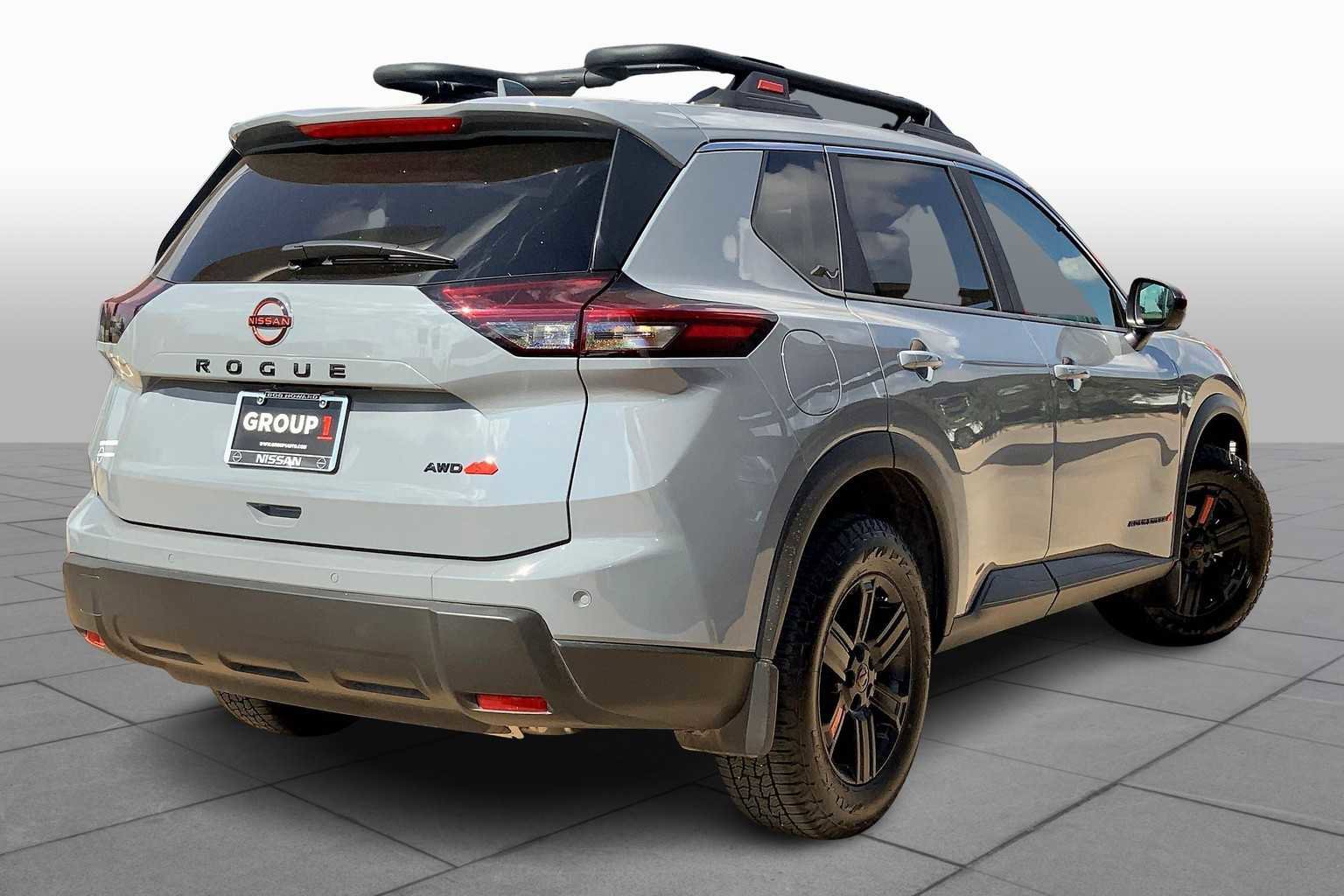 Certified 2025 Nissan Rogue SV image 12