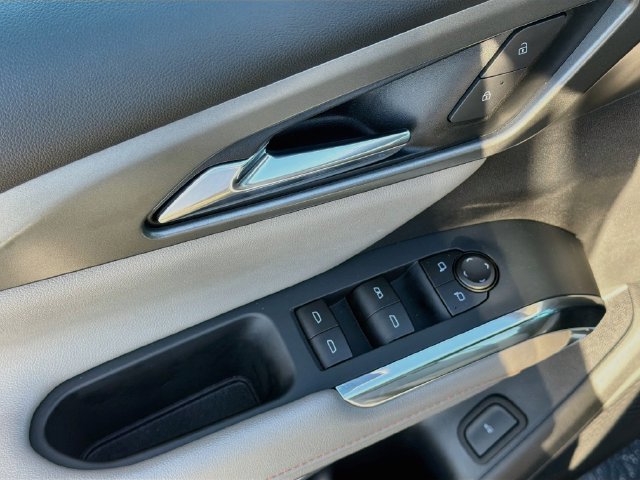 Used 2026 Chevrolet Traverse LT w/ Driver Confidence Package FWD image 18