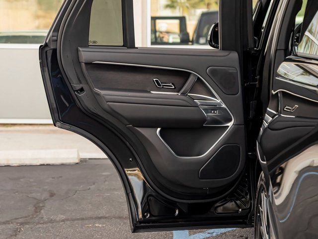 New 2026 Land Rover Range Rover SE image 21