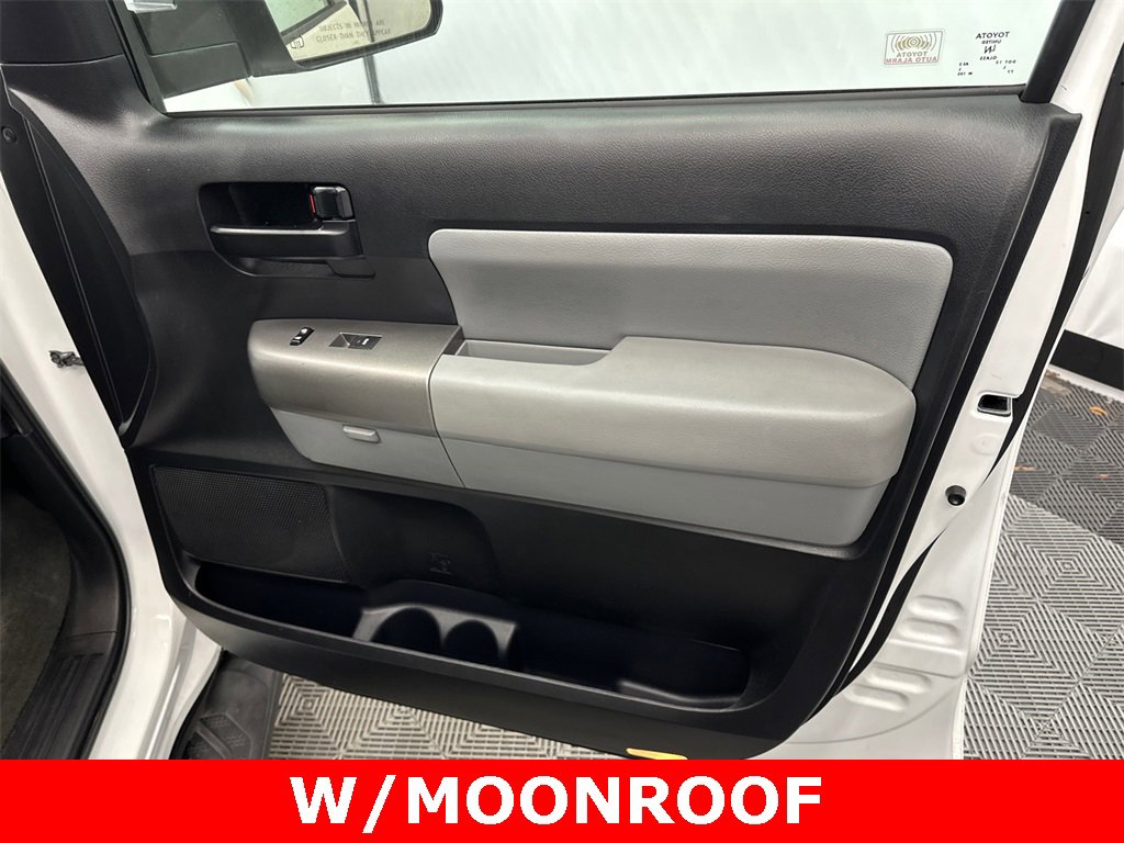 Used 2017 Toyota Sequoia SR5 image 15