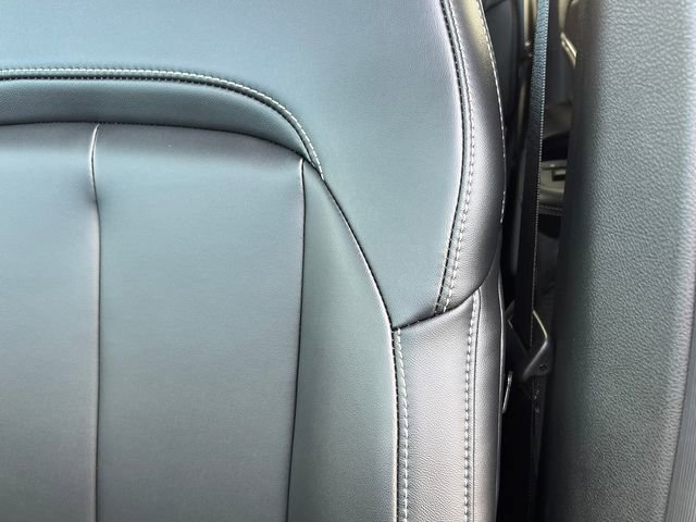 Used 2025 Jeep Grand Cherokee Limited w/ Black Appearance Package image 15