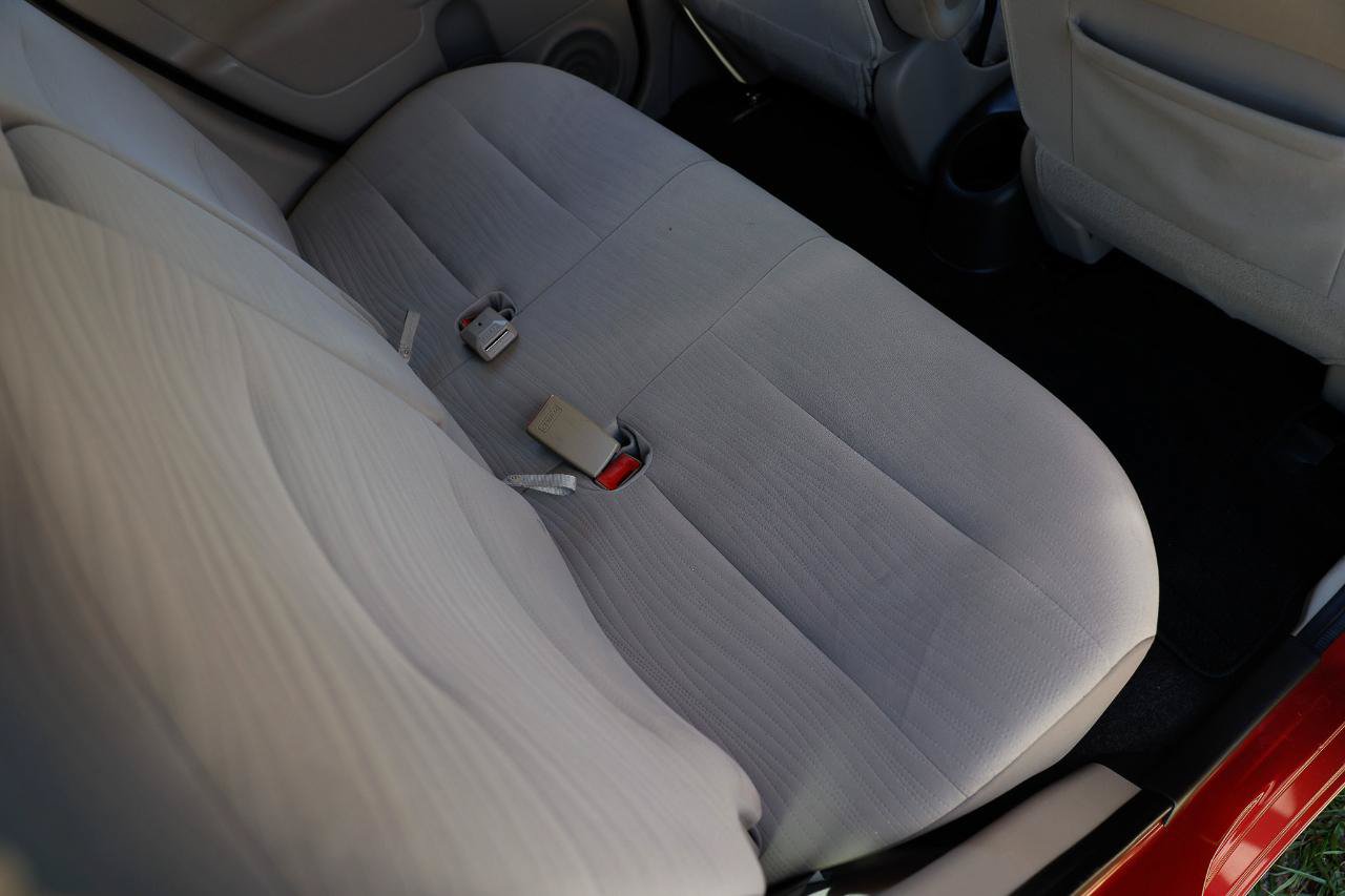 Used 2009 Nissan Cube 1.8 S w/ Interior Designer Pkg FWD image 12