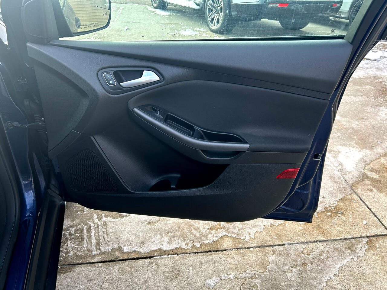 Used 2016 Ford Focus SE w/ Equipment Group 201A image 12